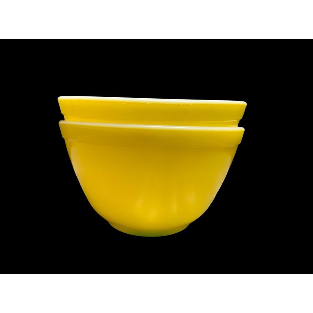 2  vtg 1950's Pyrex #401 Primary YELLOW Nesting Mixing Bowl 1-1/2 pint 1.5 Pt